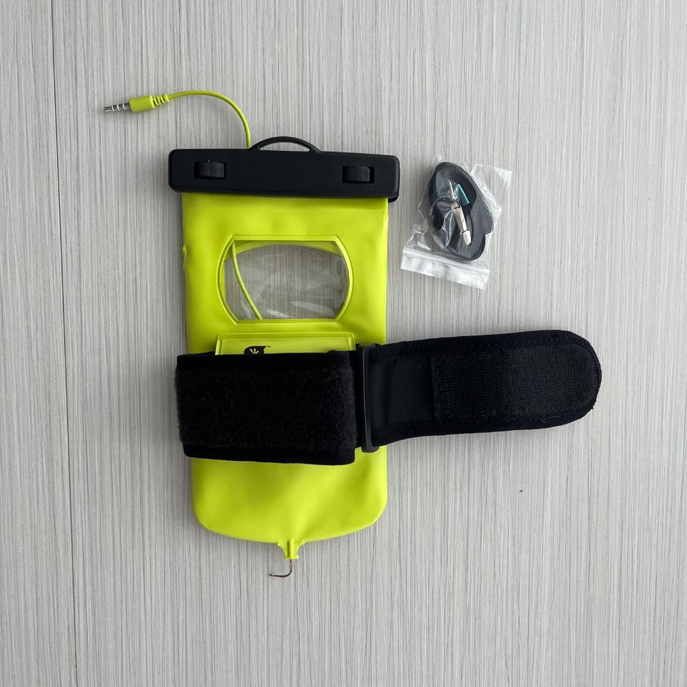 Waterproof phone case - Picture 3 of 16